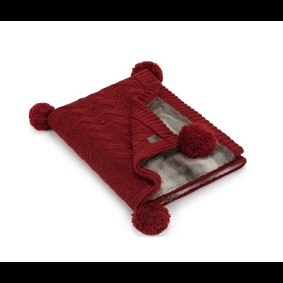 Ugg Avalon Reversible Throw Blanket 2025